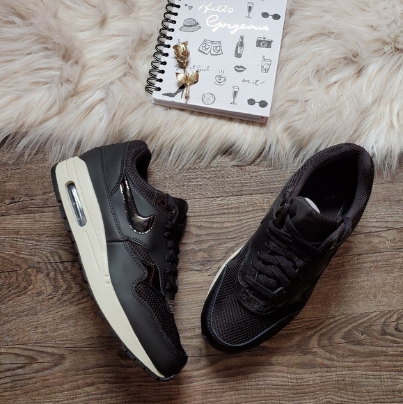 NEW🖤Nike Air Max 1🖤 - Picture 7 of 8